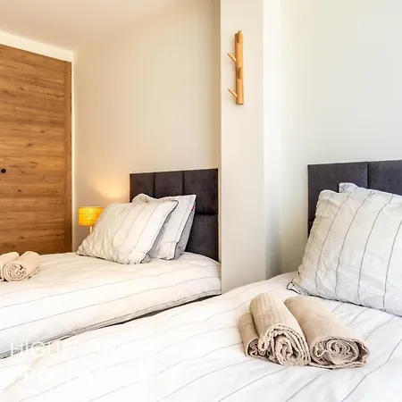 Casa Niza - 3-bedroom Beachfront Apartment, Carvajal Beach, * Fuengirola