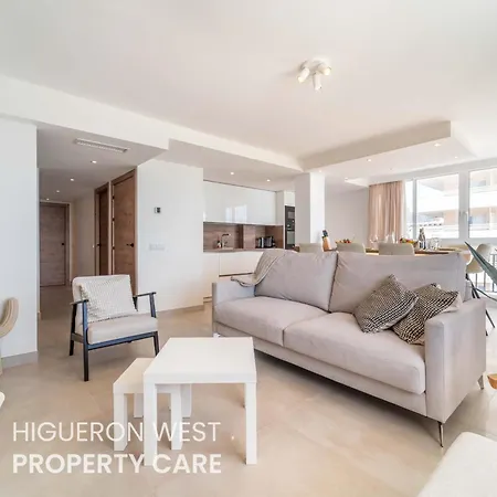 Casa Niza - 3-bedroom Beachfront Apartment, Carvajal Beach, Appartamento *
