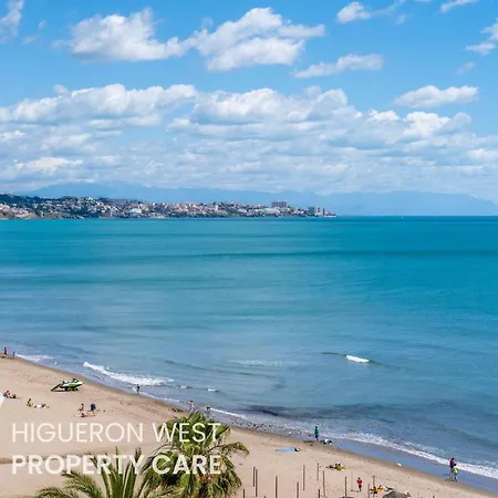 Casa Niza - 3-bedroom Beachfront Apartment, Carvajal Beach, *