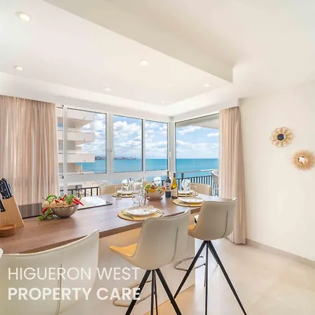 Casa Niza - 3-bedroom Beachfront Apartment, Carvajal Beach, * Fuengirola