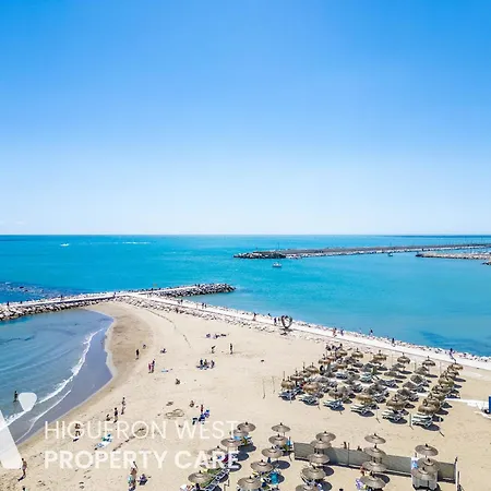 Casa Niza - 3-bedroom Beachfront Apartment, Carvajal Beach, Appartamento *